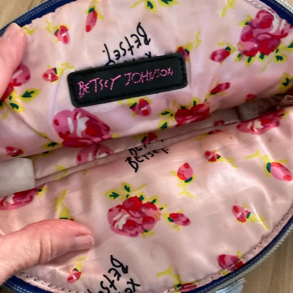 BETSEY JOHNSON COSMETIC BAG PREPPY WHALE MAKEUP TRAVEK BAG